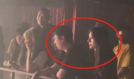 界首网红吃瓜视频播放,揭秘网络热点背后的故事