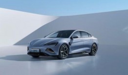 比亚迪海豹爆料视频播放,科技感十足，续航表现抢眼